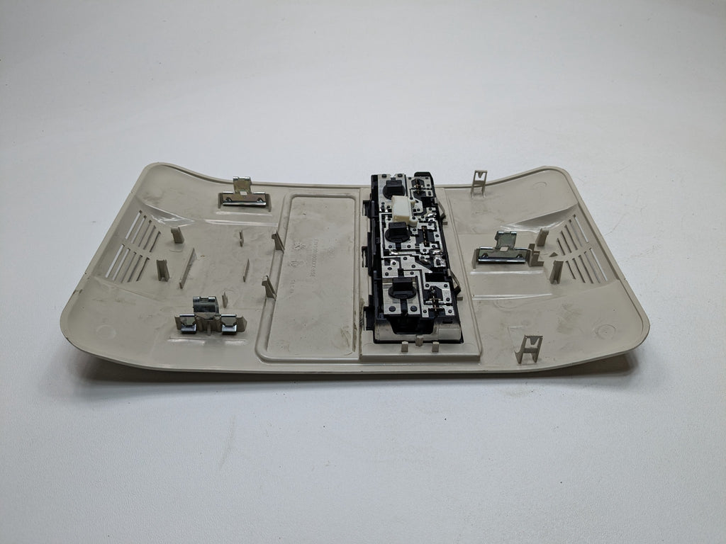 10 - 12 LAND ROVER RANGE ROVER OEM REAR OVERHEAD INTERIOR DOME LIGHT LAMP