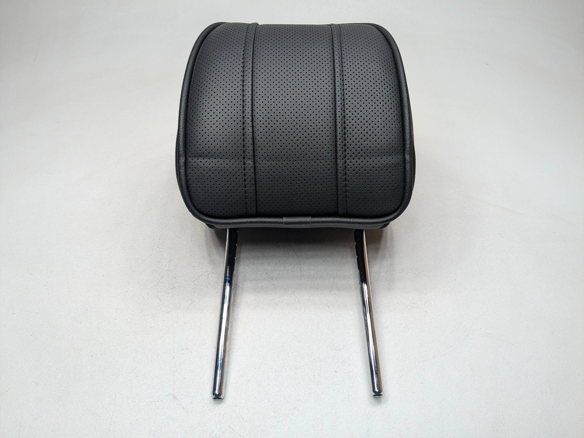 10 - 12 LAND ROVER RANGE ROVER OEM SEAT HEADREST BLACK LEATHER REAR RIGHT SIDE