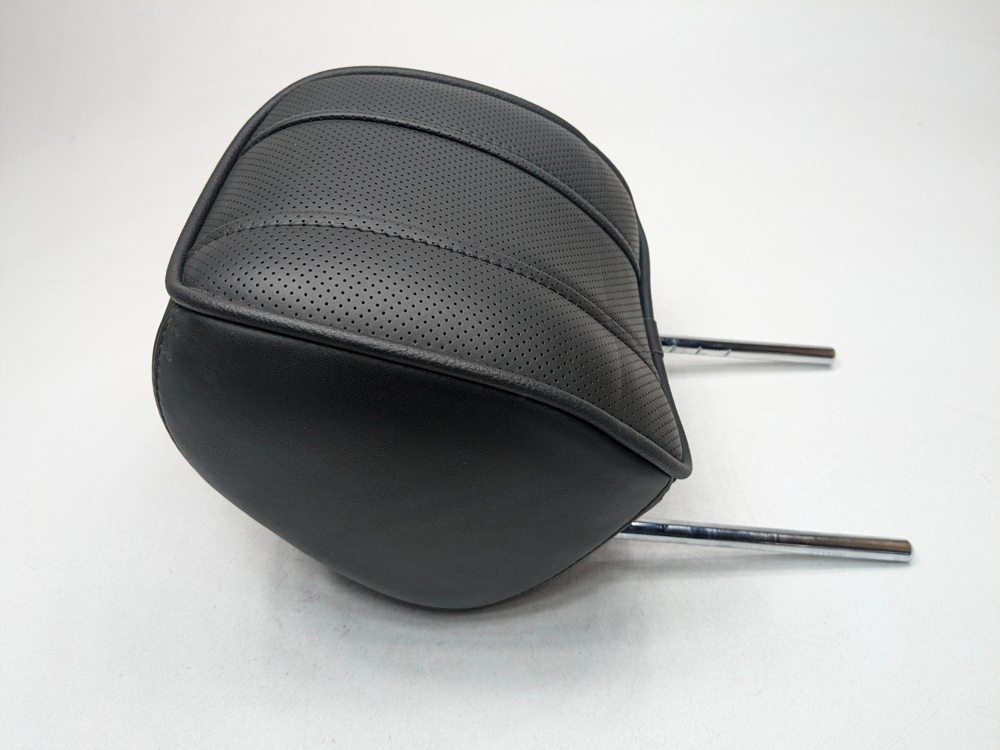 10 - 12 LAND ROVER RANGE ROVER OEM SEAT HEADREST BLACK LEATHER REAR RIGHT SIDE