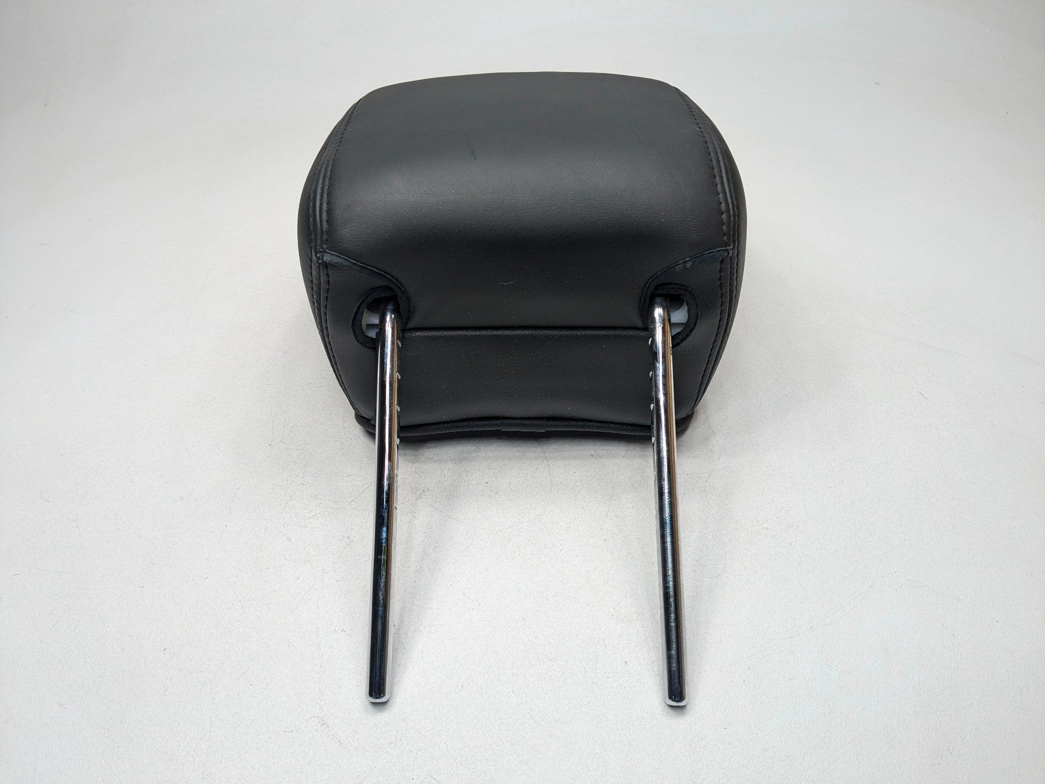 10 - 12 LAND ROVER RANGE ROVER OEM SEAT HEADREST BLACK LEATHER REAR RIGHT SIDE