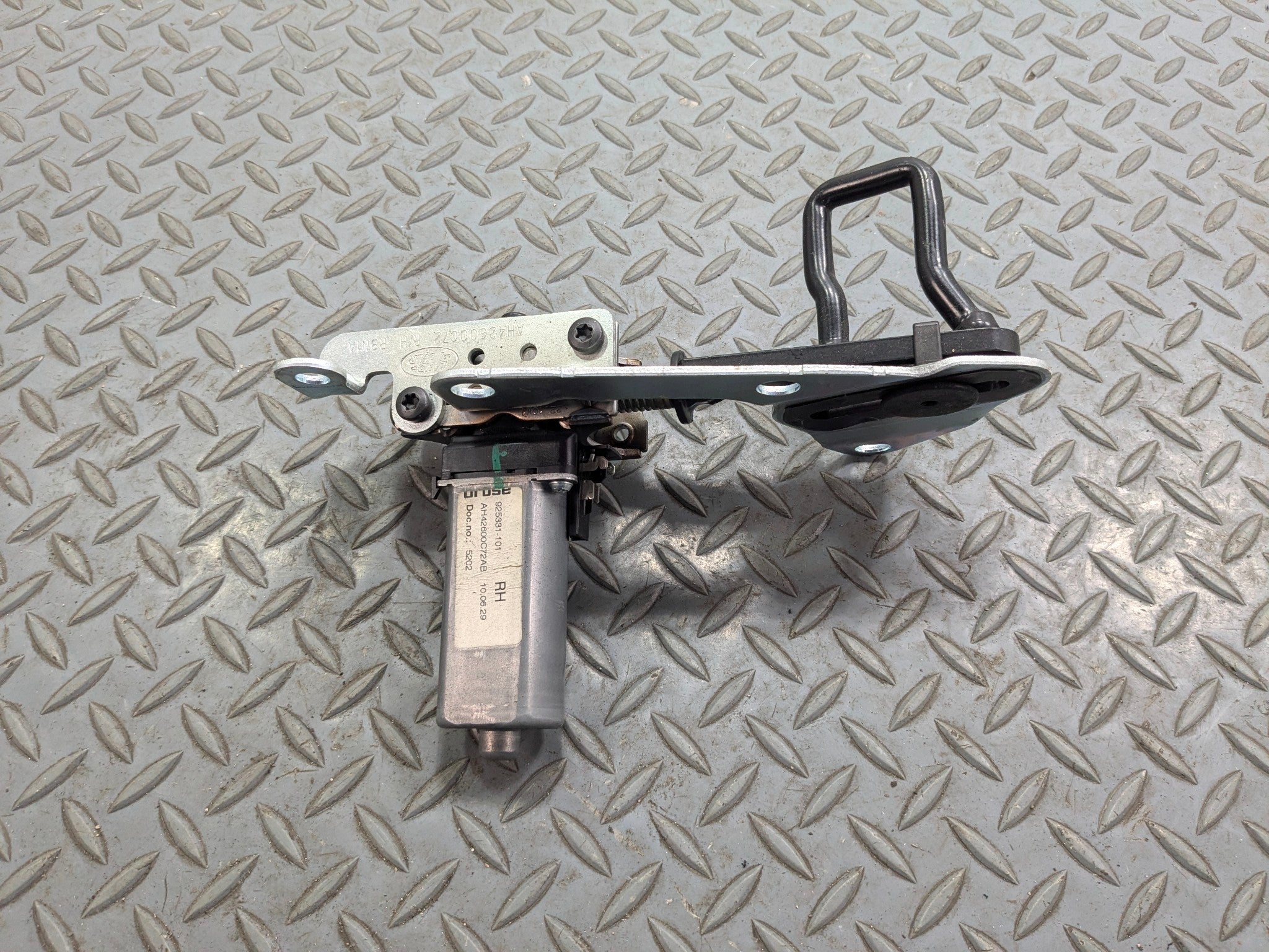 10 - 12 LAND ROVER RANGE ROVER OEM REAR SEAT RECLINE MOTOR RIGHT PASSENGER SIDE