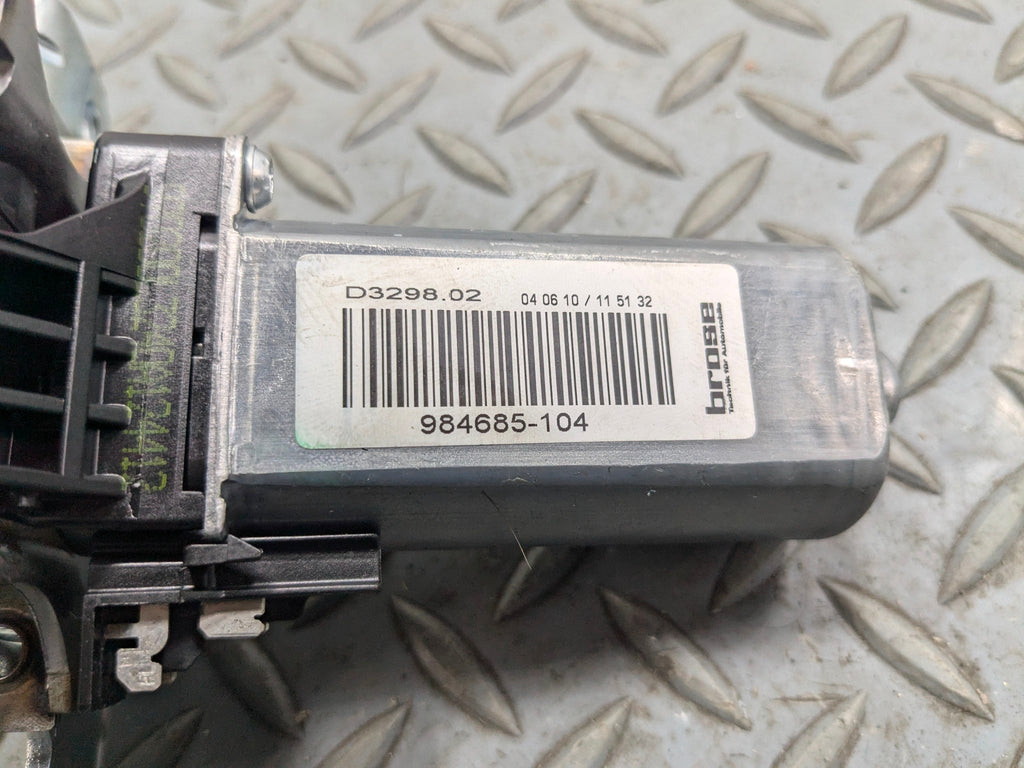 10 - 12 LAND ROVER RANGE ROVER OEM REAR SEAT RECLINE MOTOR RIGHT PASSENGER SIDE