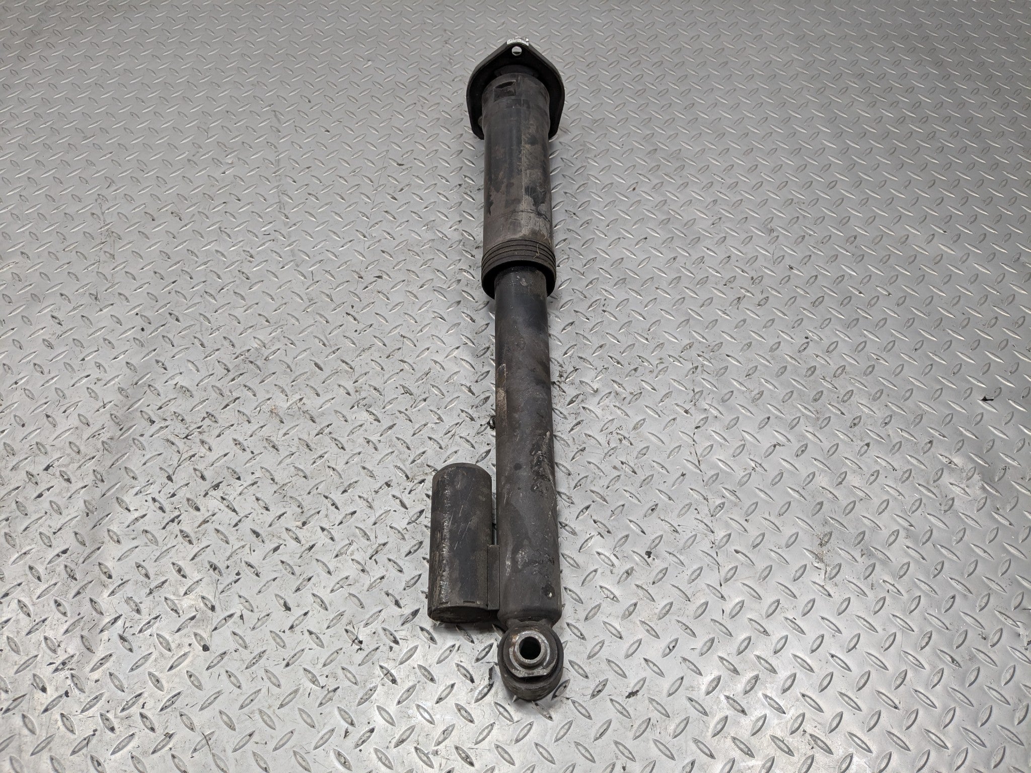 2010 - 2012 LAND ROVER RANGE ROVER OEM SHOCK ABSORBERS REAR RIGHT PASSENGER SIDE
