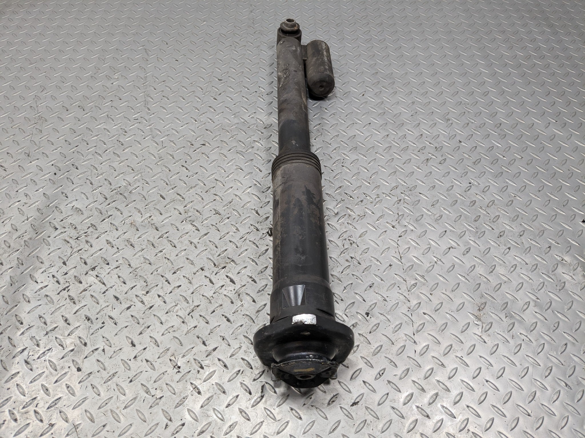 2010 - 2012 LAND ROVER RANGE ROVER OEM SHOCK ABSORBERS REAR RIGHT PASSENGER SIDE