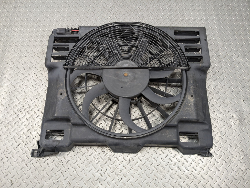 10 - 12 LAND ROVER RANGE ROVER OEM ENGINE ELECTRIC COOLING FAN MOTOR WITH SHROUD