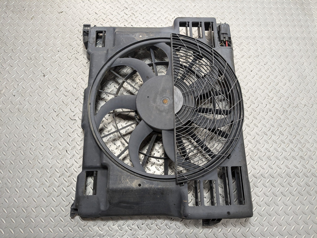 10 - 12 LAND ROVER RANGE ROVER OEM ENGINE ELECTRIC COOLING FAN MOTOR WITH SHROUD