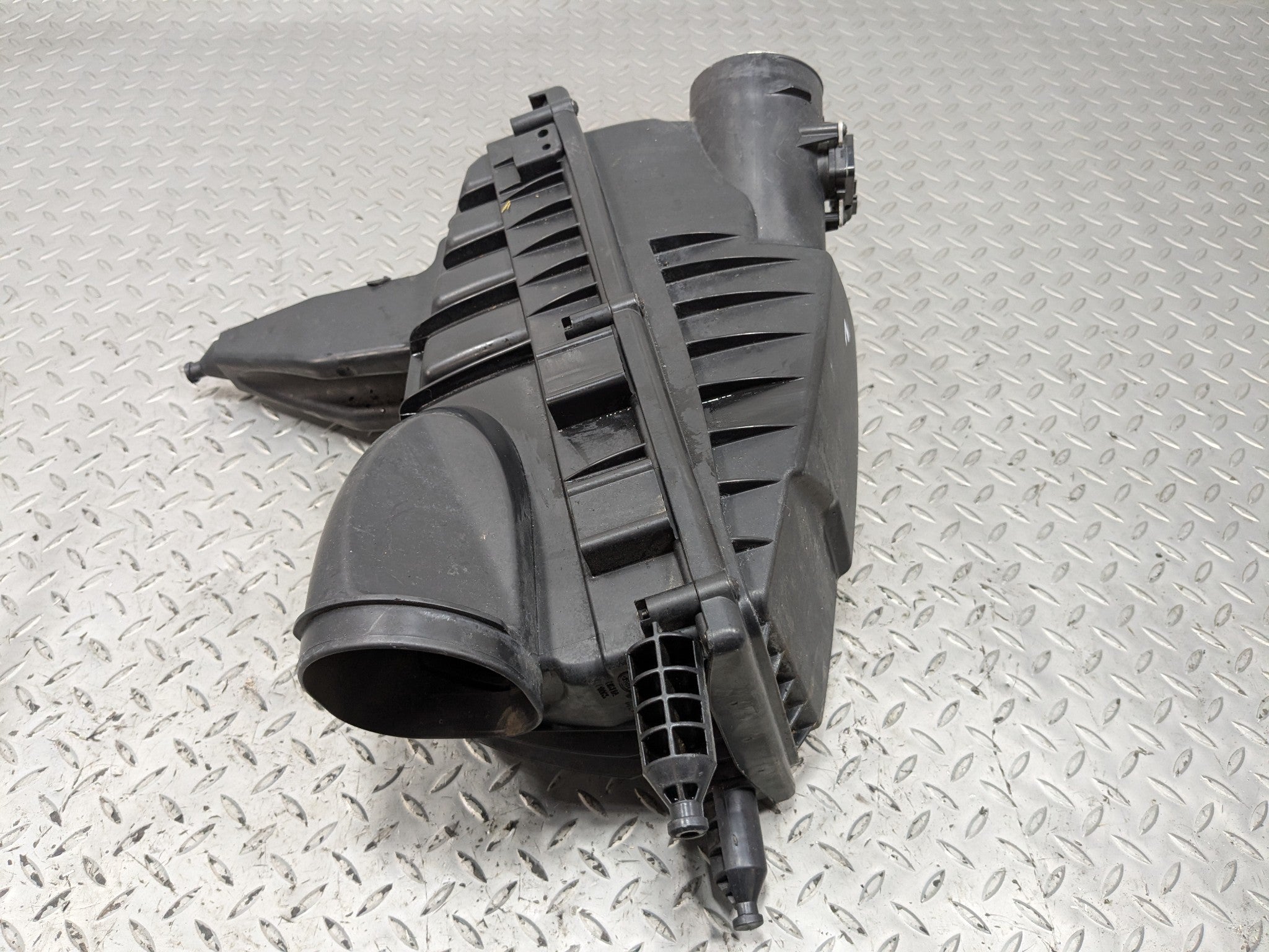 10 - 12 LAND ROVER RANGE ROVER OEM AIR INTAKE CLEANER FILTER BOX LEFT SIDE 5.0L