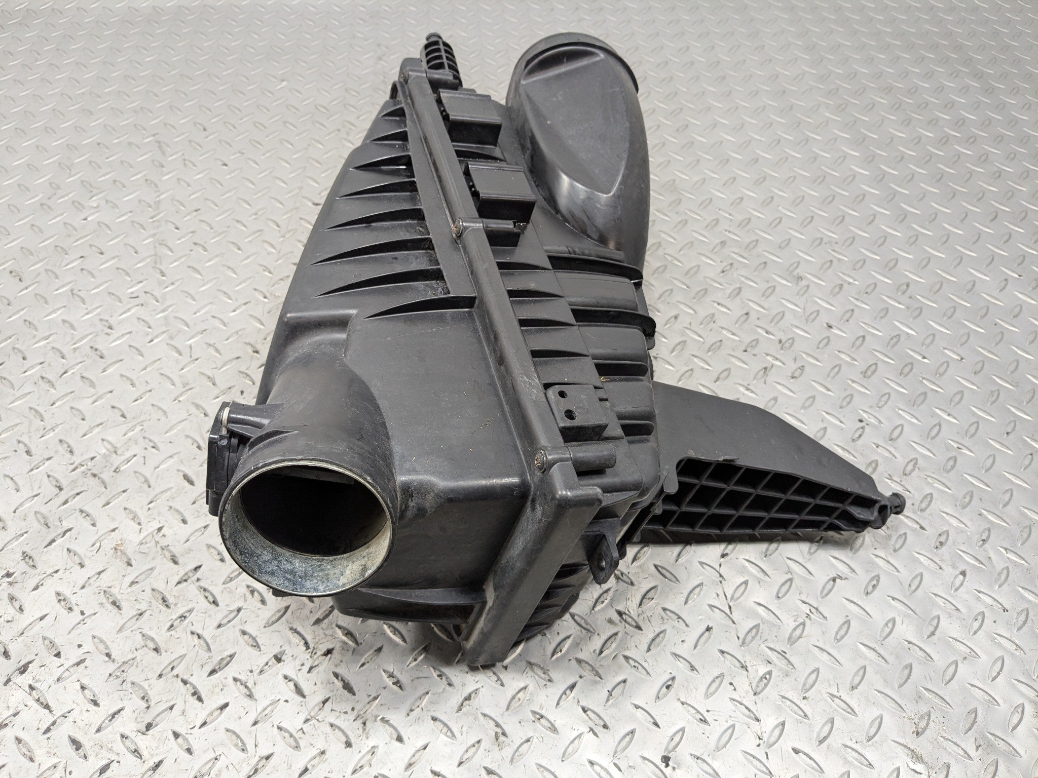 10 - 12 LAND ROVER RANGE ROVER OEM AIR INTAKE CLEANER FILTER BOX LEFT SIDE 5.0L