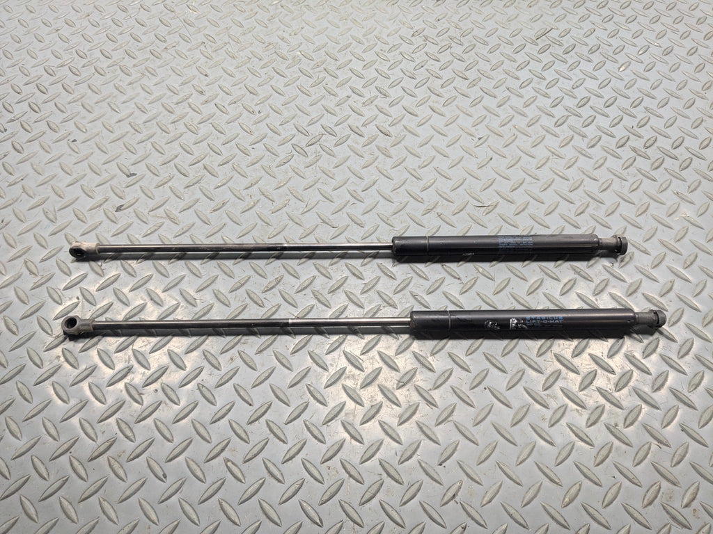 10 - 12 LAND ROVER RANGE ROVER OEM HATCH SUPPORT STRUTS SET REAR LEFT AND RIGHT