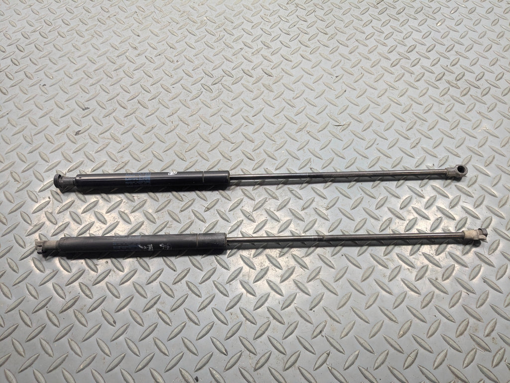 10 - 12 LAND ROVER RANGE ROVER OEM HATCH SUPPORT STRUTS SET REAR LEFT AND RIGHT