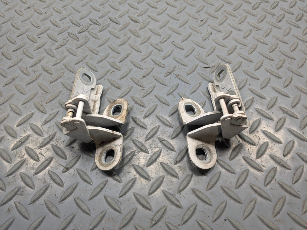 2010 - 2012 LAND ROVER RANGE ROVER OEM GATE HINGES SET REAR LEFT AND RIGHT SIDE