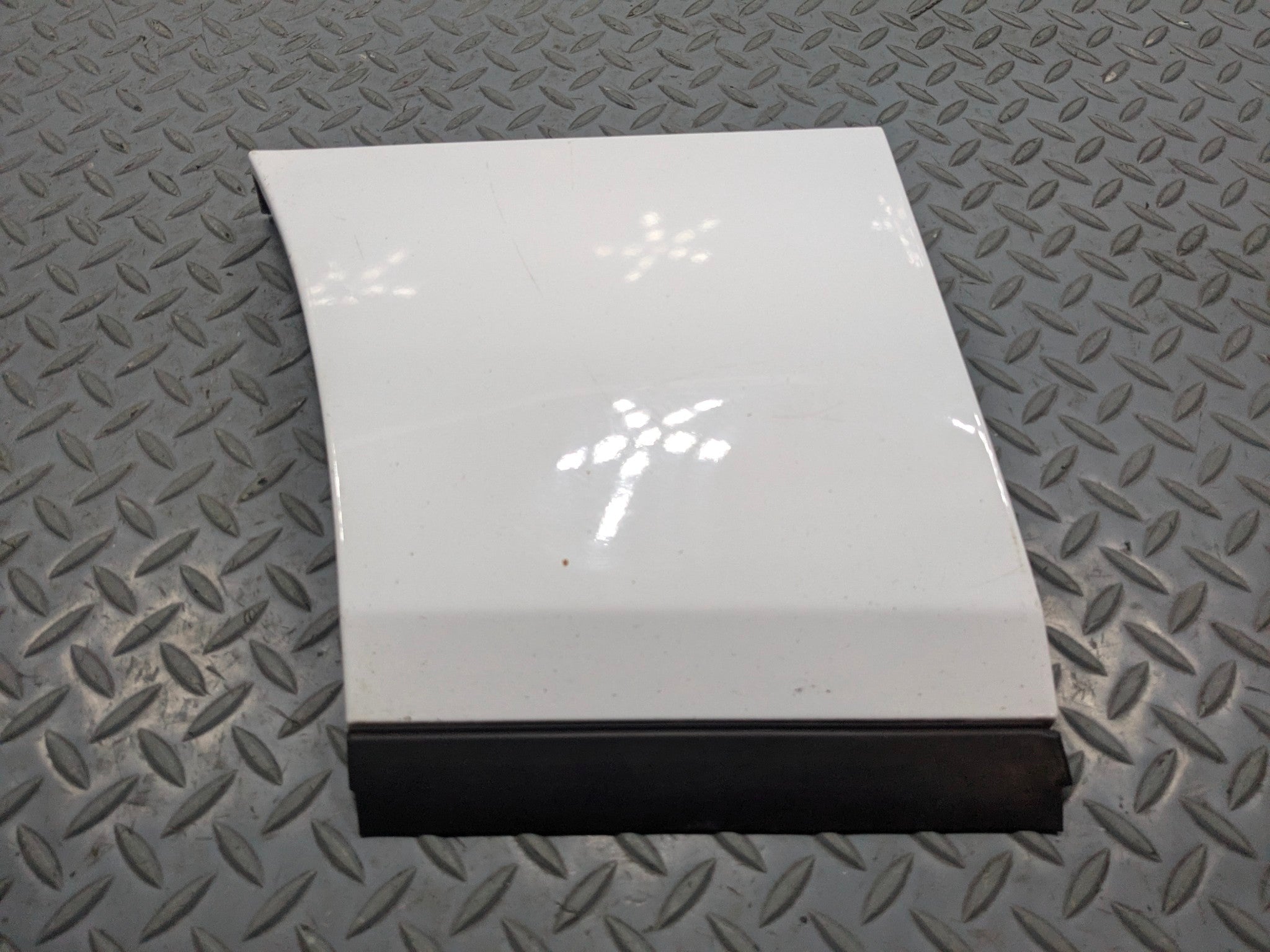 10 - 12 LAND ROVER RANGE ROVER OEM EXTERIOR FENDER MOLDING COVER FRONT LEFT SIDE