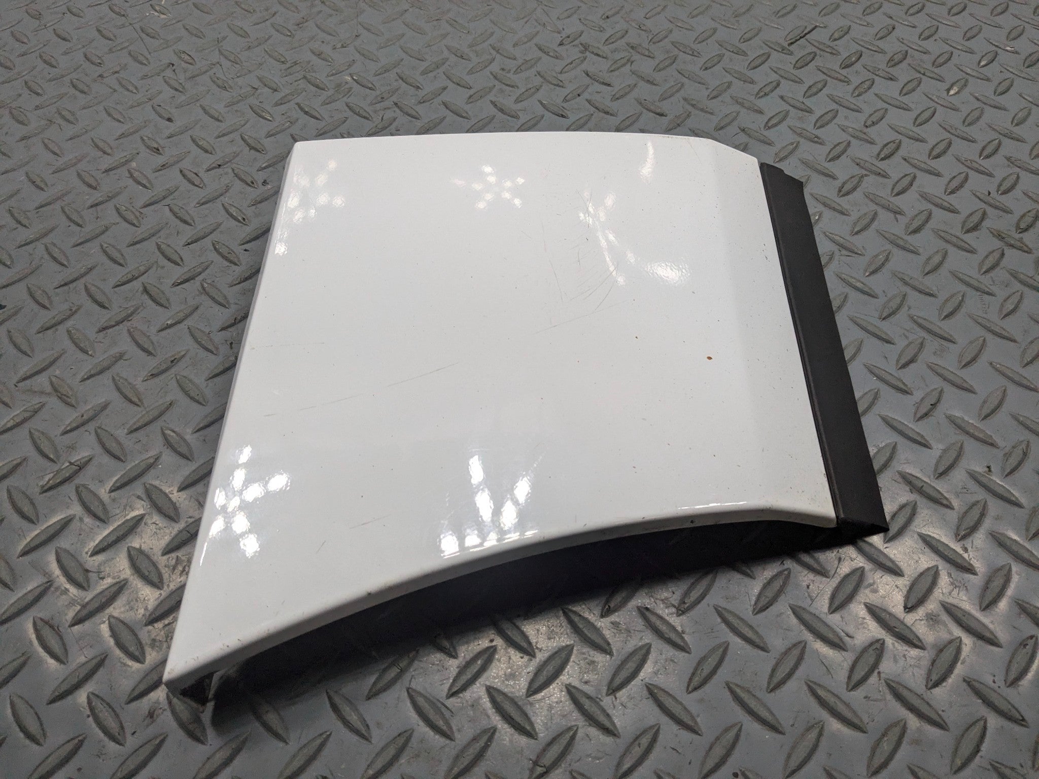 10 - 12 LAND ROVER RANGE ROVER OEM EXTERIOR FENDER MOLDING COVER FRONT LEFT SIDE