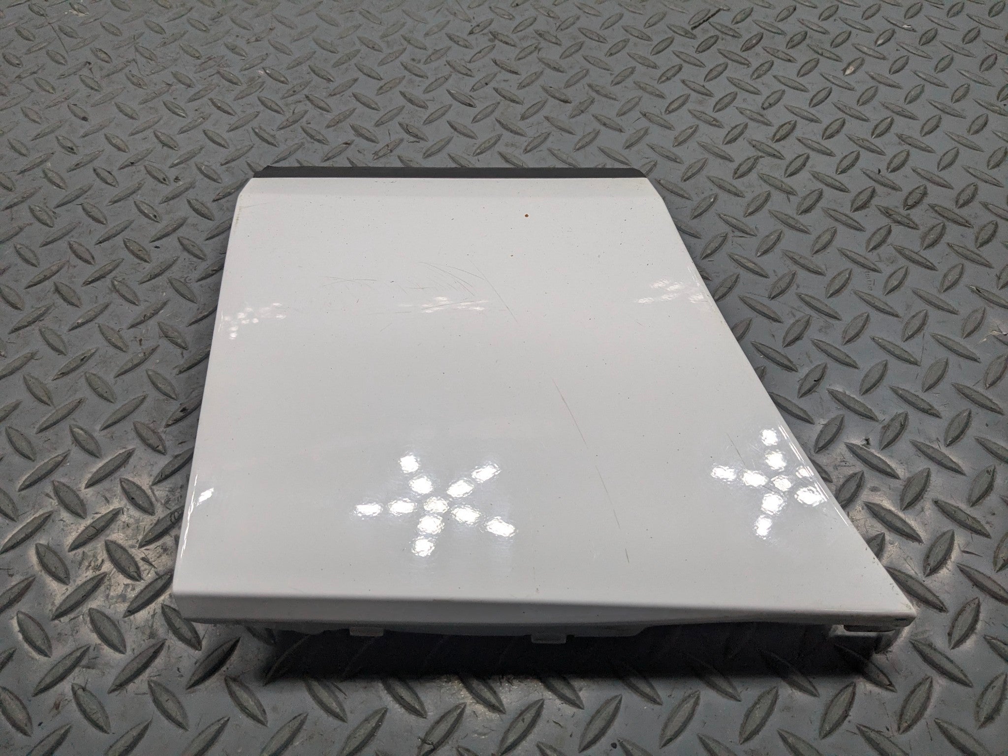 10 - 12 LAND ROVER RANGE ROVER OEM EXTERIOR FENDER MOLDING COVER FRONT LEFT SIDE