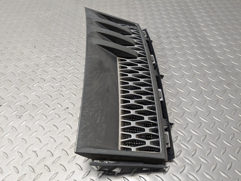 2010 - 2012 LAND ROVER RANGE ROVER OEM FENDER GRILL VENT FRONT RIGHT SIDE BLACK