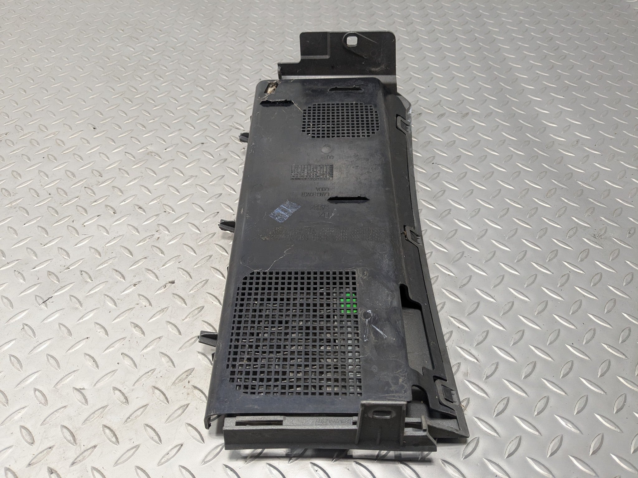 2010 - 2012 LAND ROVER RANGE ROVER OEM FENDER GRILL VENT FRONT RIGHT SIDE BLACK