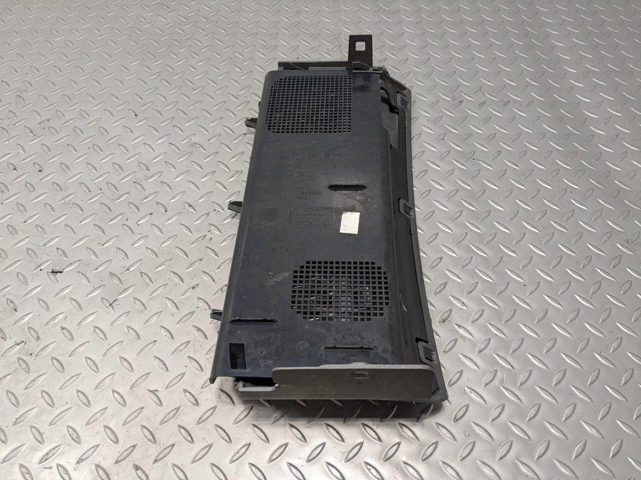 2010 - 2012 LAND ROVER RANGE ROVER OEM FENDER GRILL VENT FRONT LEFT SIDE BLACK