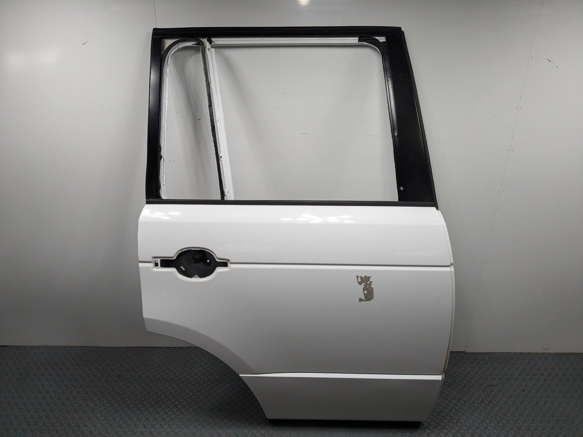 2010 - 2012 LAND ROVER RANGE ROVER OEM DOOR SHELL PANEL WHITE REAR RIGHT SIDE