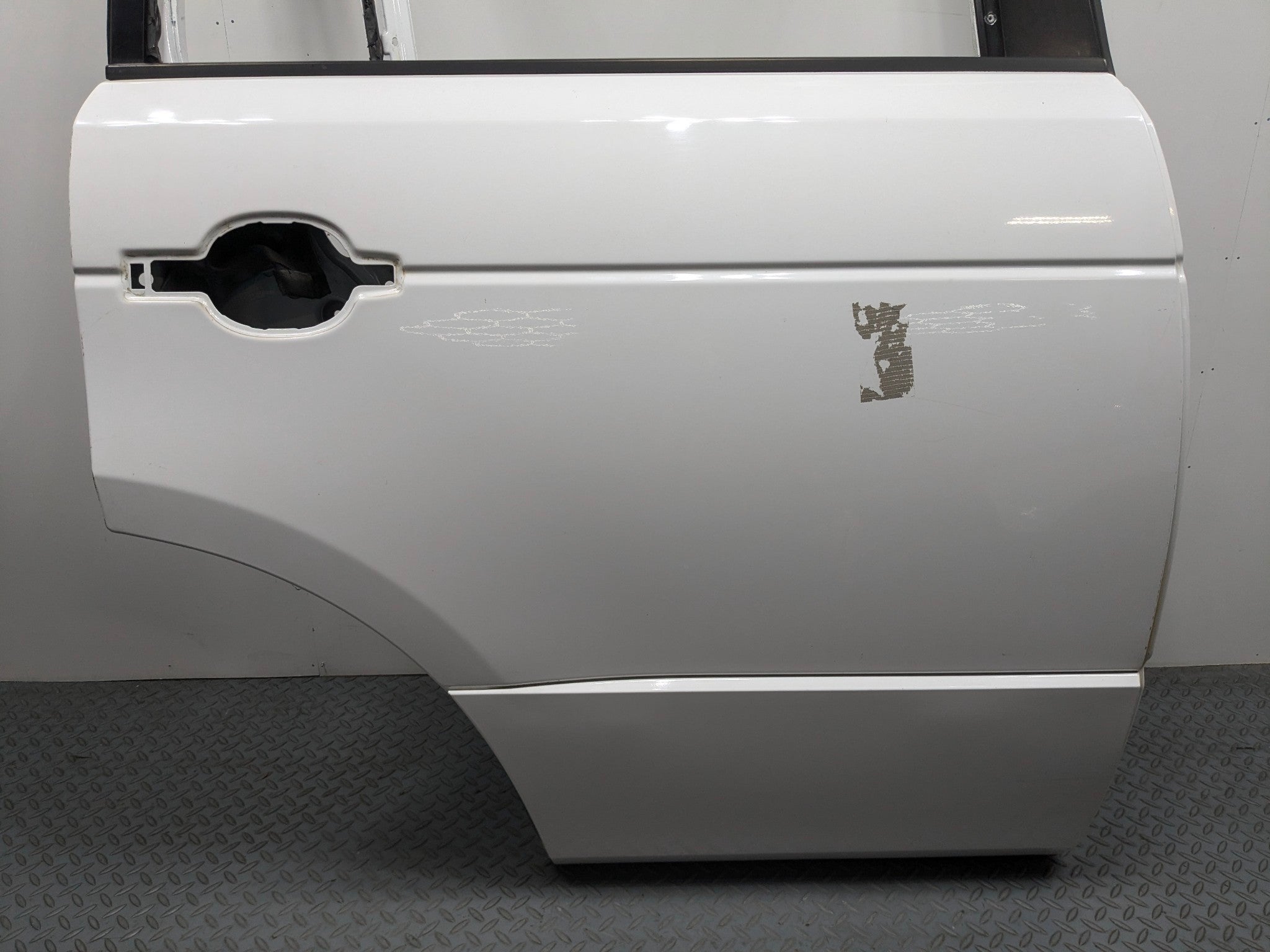 2010 - 2012 LAND ROVER RANGE ROVER OEM DOOR SHELL PANEL WHITE REAR RIGHT SIDE