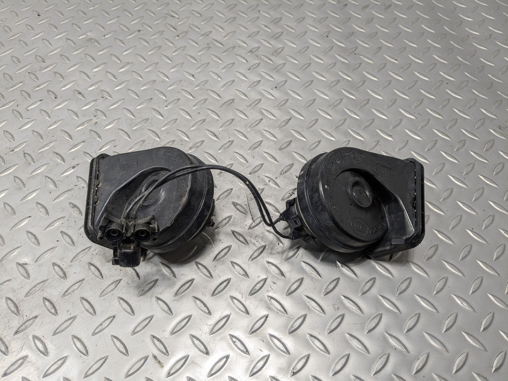 2010 - 2012 LAND ROVER RANGE ROVER OEM HIGH AND LOW NOTE TONE HORN SIGNAL SET