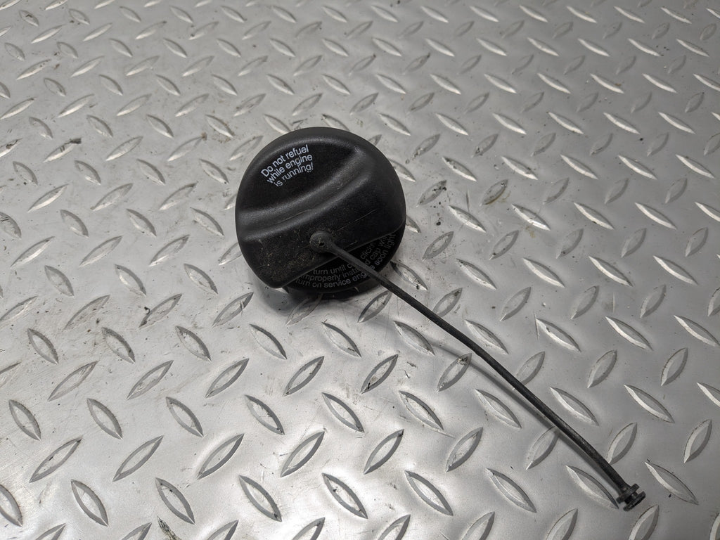 2010 - 2012 LAND ROVER RANGE ROVER OEM FUEL TANK GAS FILLER CAP WITH STRAP