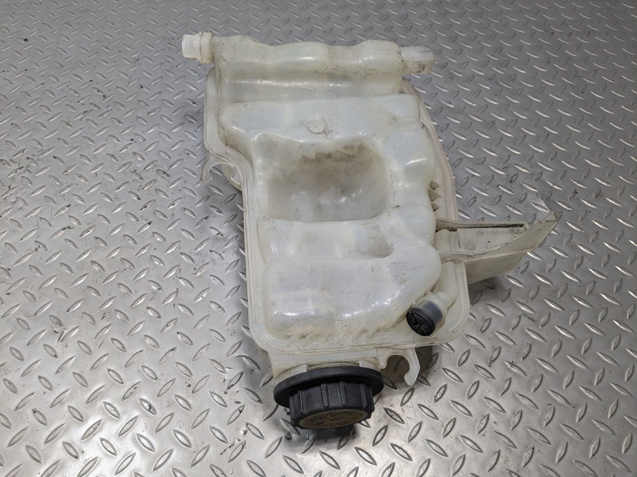 2010 - 2012 LAND ROVER RANGE ROVER OEM ENGINE COOLANT TANK RECOVERY BOTTLE