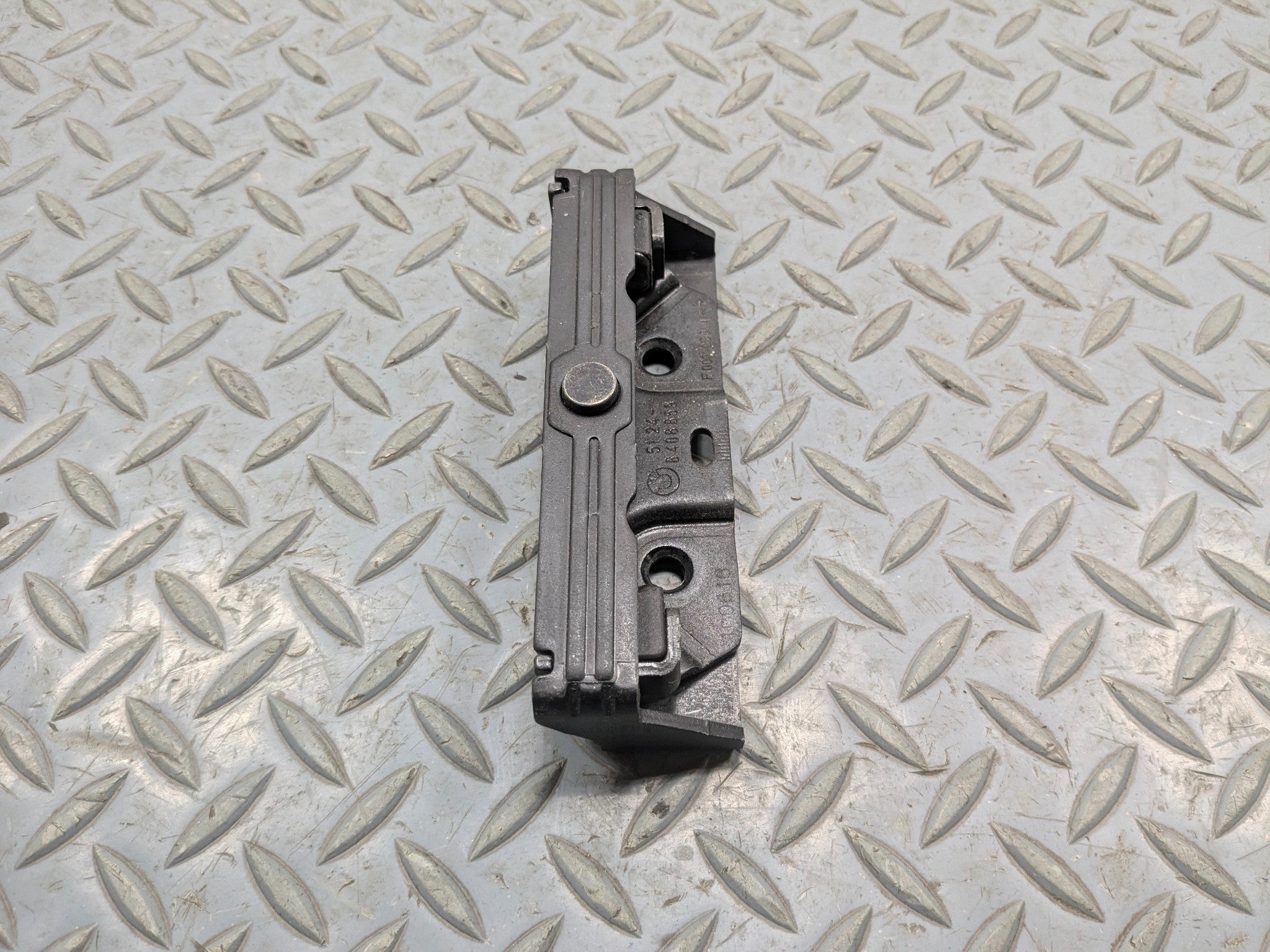 2010 - 2012 LAND ROVER RANGE ROVER OEM TRUNK LIFTGATE LID STRIKER LOCK LATCH