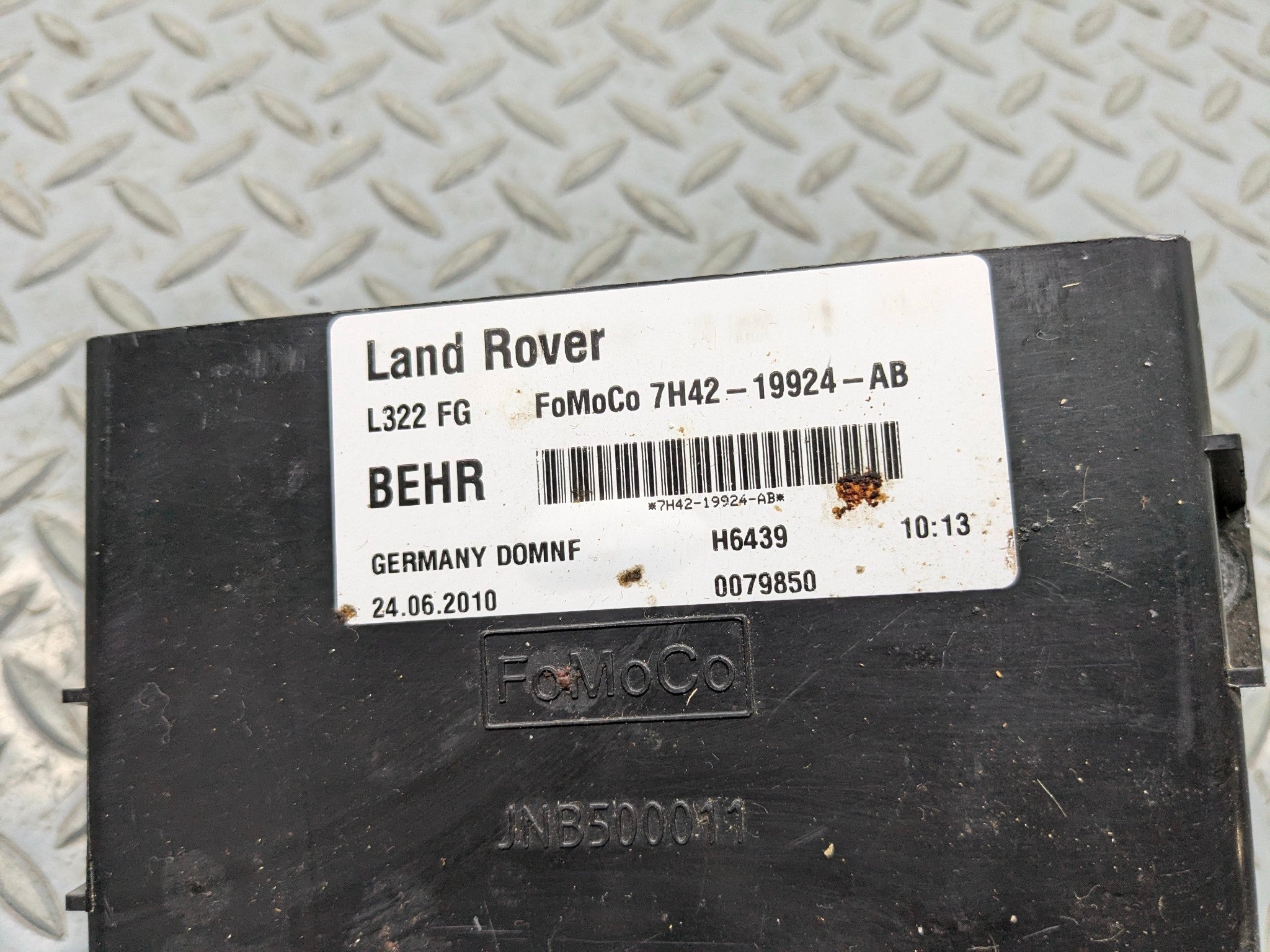 2010 - 2012 LAND ROVER RANGE ROVER OEM REAR HEATER AC BLOWER MOTOR WITH RESISTOR