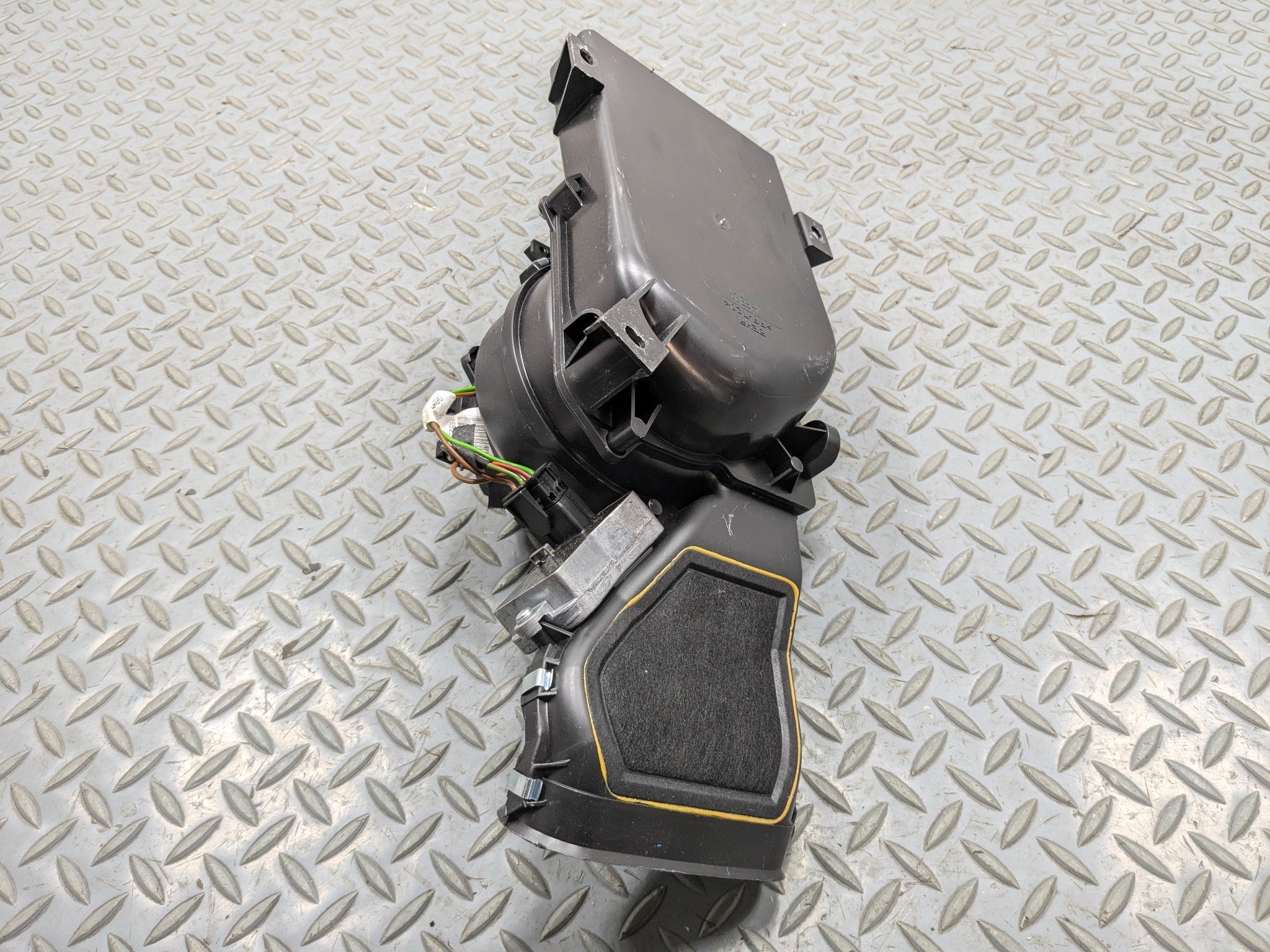 2010 - 2012 LAND ROVER RANGE ROVER OEM REAR HEATER AC BLOWER MOTOR WITH RESISTOR
