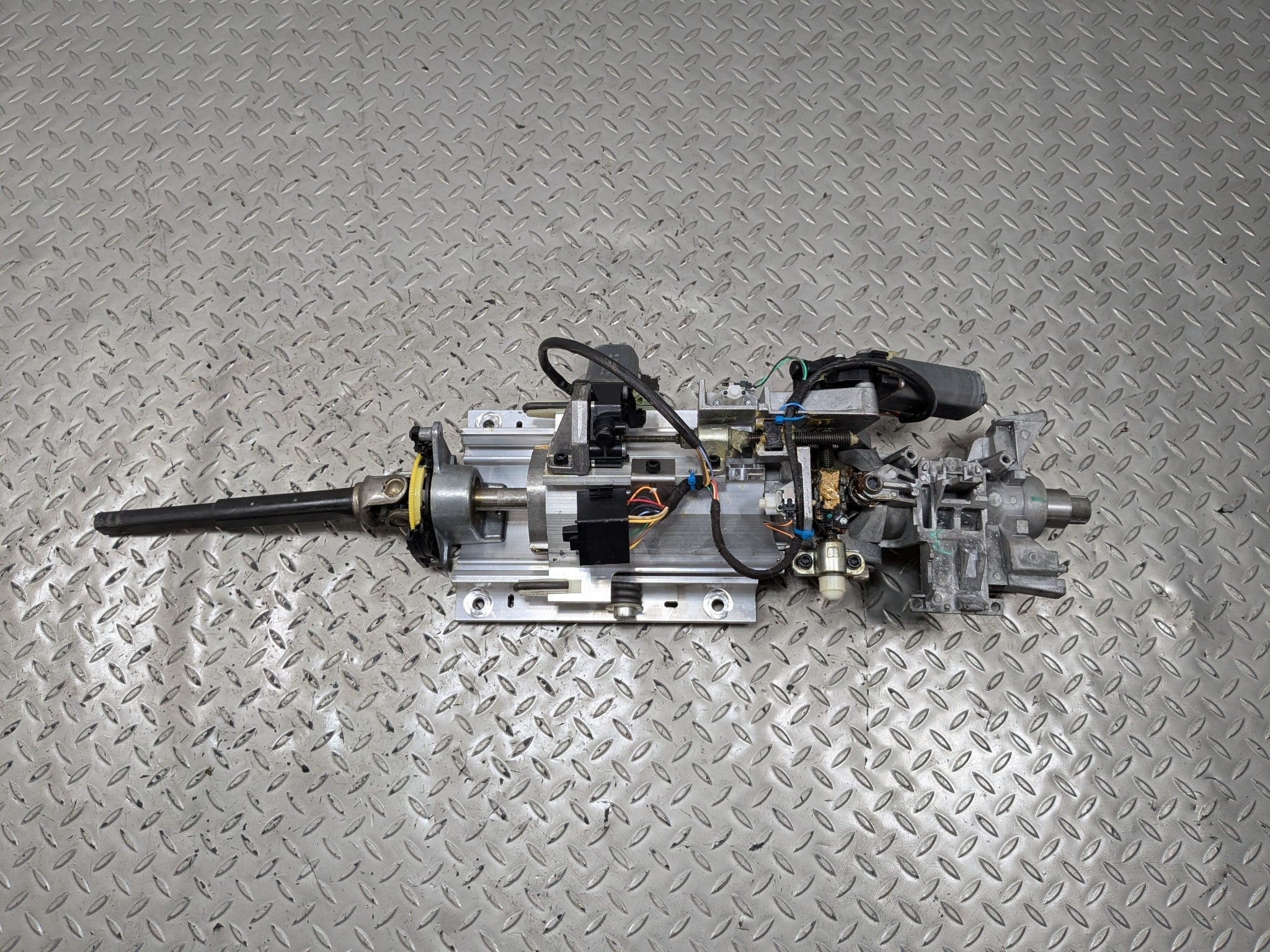 2010 - 2012 LAND ROVER RANGE ROVER OEM POWER STEERING COLUMN WITH ADJUST MOTOR