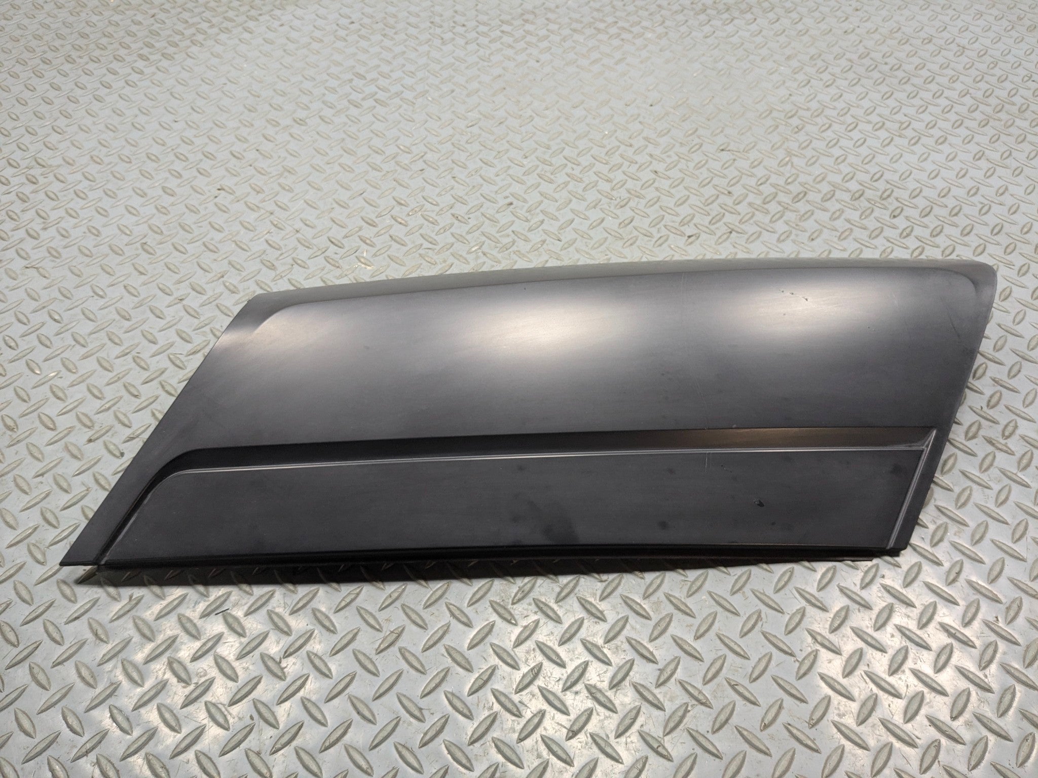 10 - 12 LAND ROVER RANGE ROVER OEM QUARTER D-PILLAR MOLDING EXTERIOR REAR LEFT