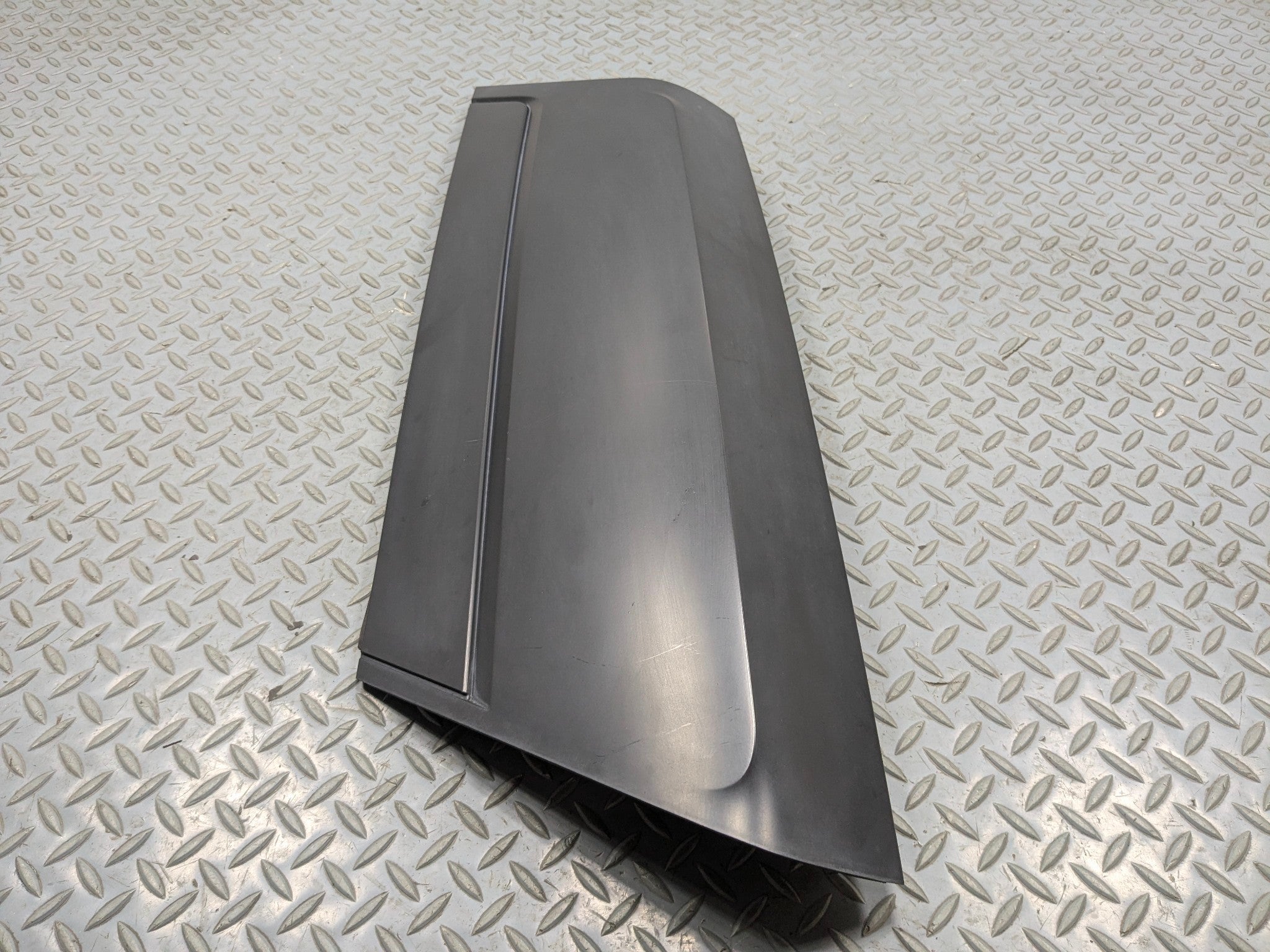 10 - 12 LAND ROVER RANGE ROVER OEM QUARTER D-PILLAR MOLDING EXTERIOR REAR LEFT
