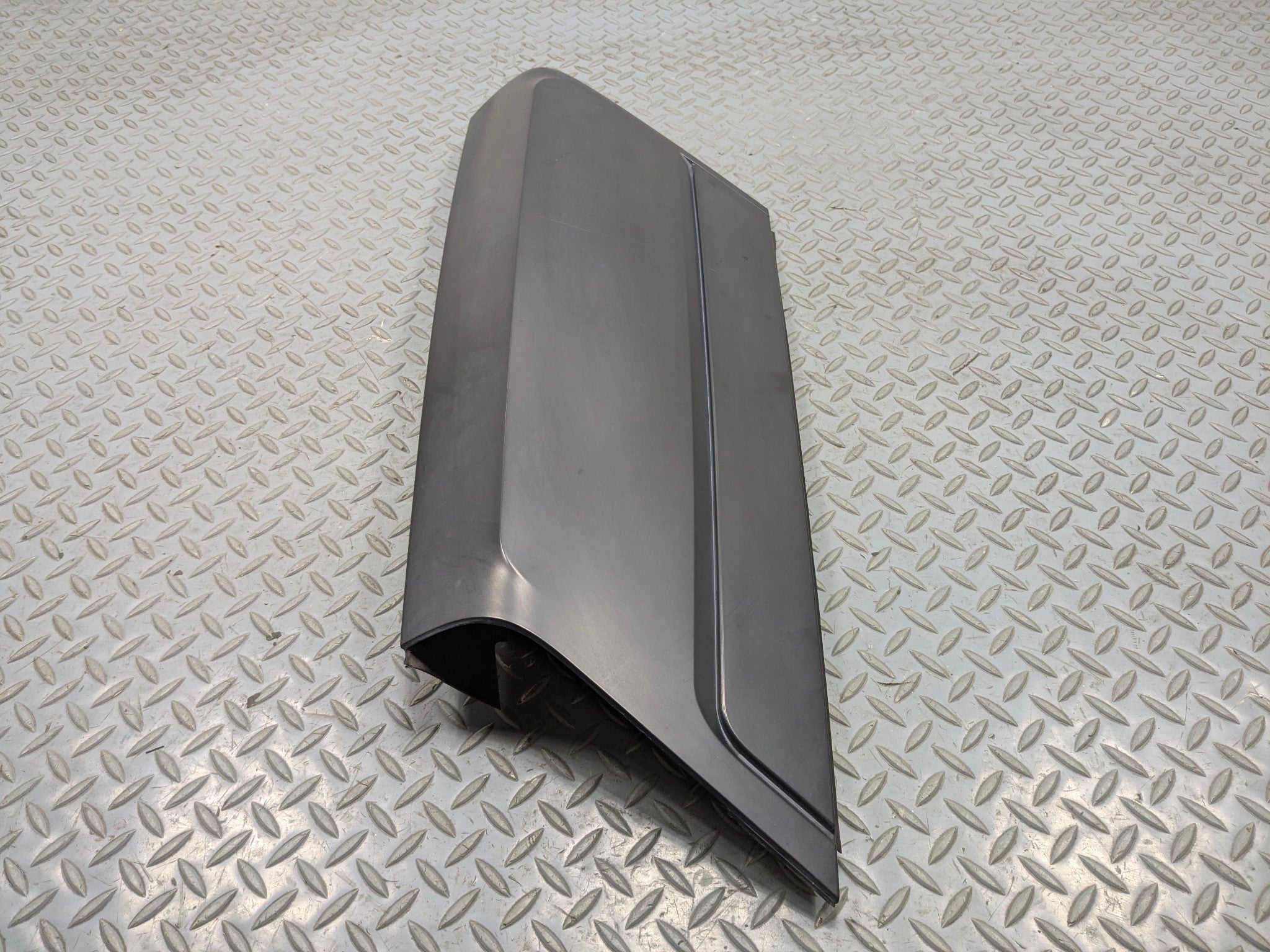 10 - 12 LAND ROVER RANGE ROVER OEM QUARTER D-PILLAR MOLDING EXTERIOR REAR LEFT