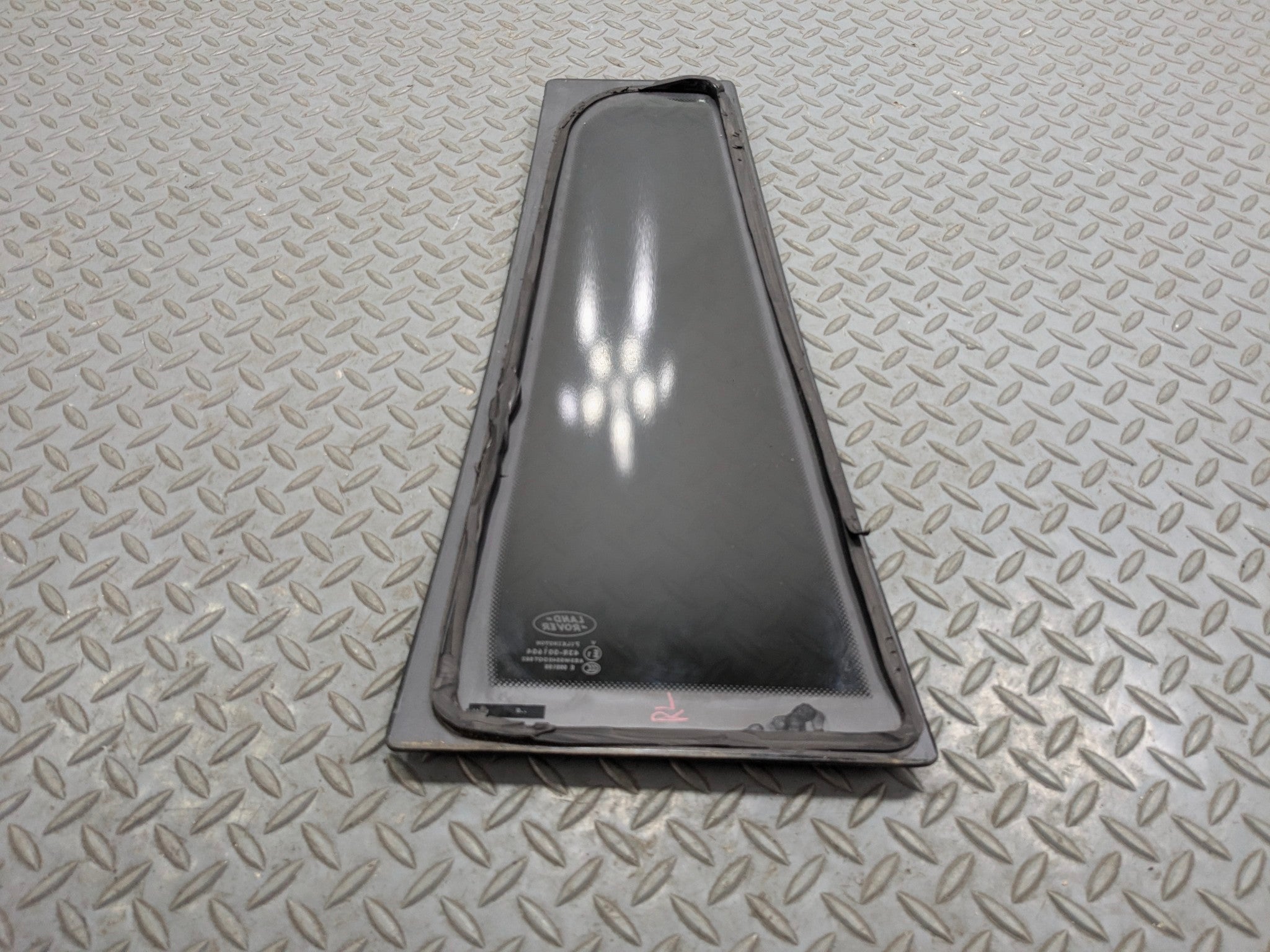 10 - 12 LAND RANGE RANGE ROVER OEM DOOR WINDOW VENT GLASS REAR LEFT DRIVER SIDE