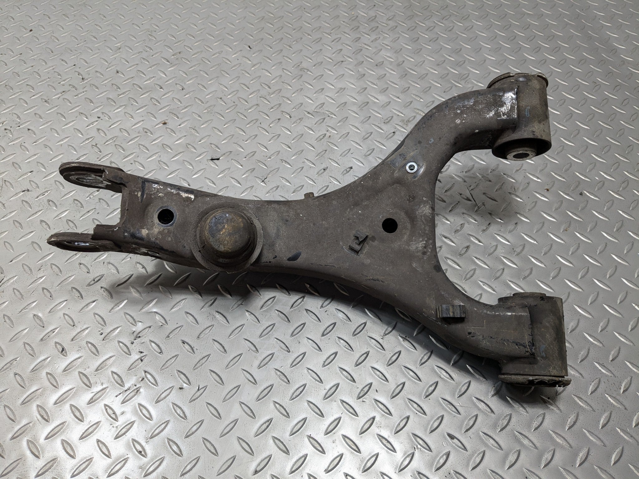 10 - 12 LAND ROVER RANGE ROVER OEM SUSPENSION UPPER CONTROL ARM REAR LEFT SIDE