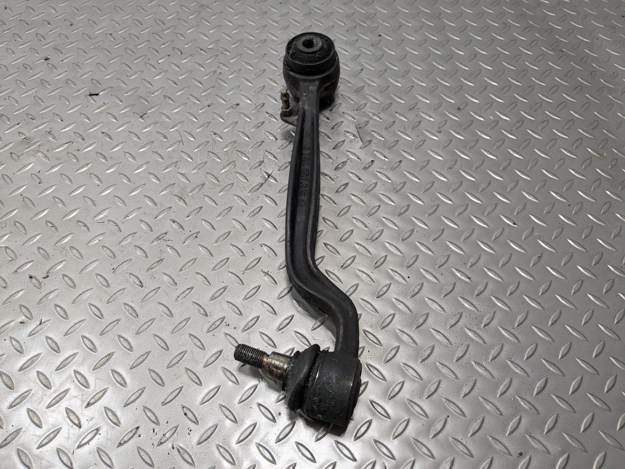 10 - 12 LAND ROVER RANGE ROVER OEM LOWER CONTROL ARM FRONT RIGHT PASSENGER SIDE