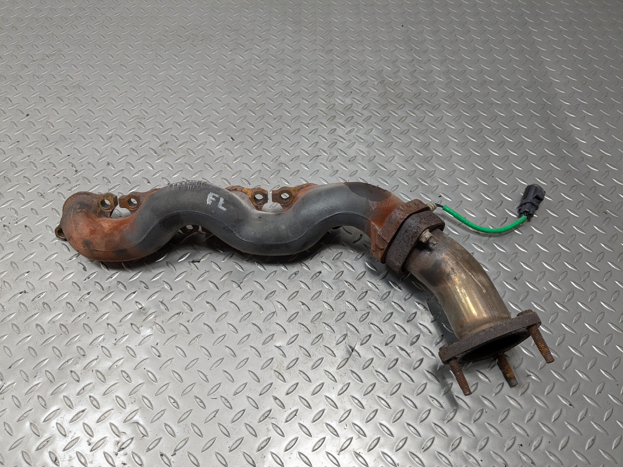 2010 - 2012 LAND ROVER RANGE ROVER OEM LEFT SIDE EXHAUST MANIFOLD 5.0L