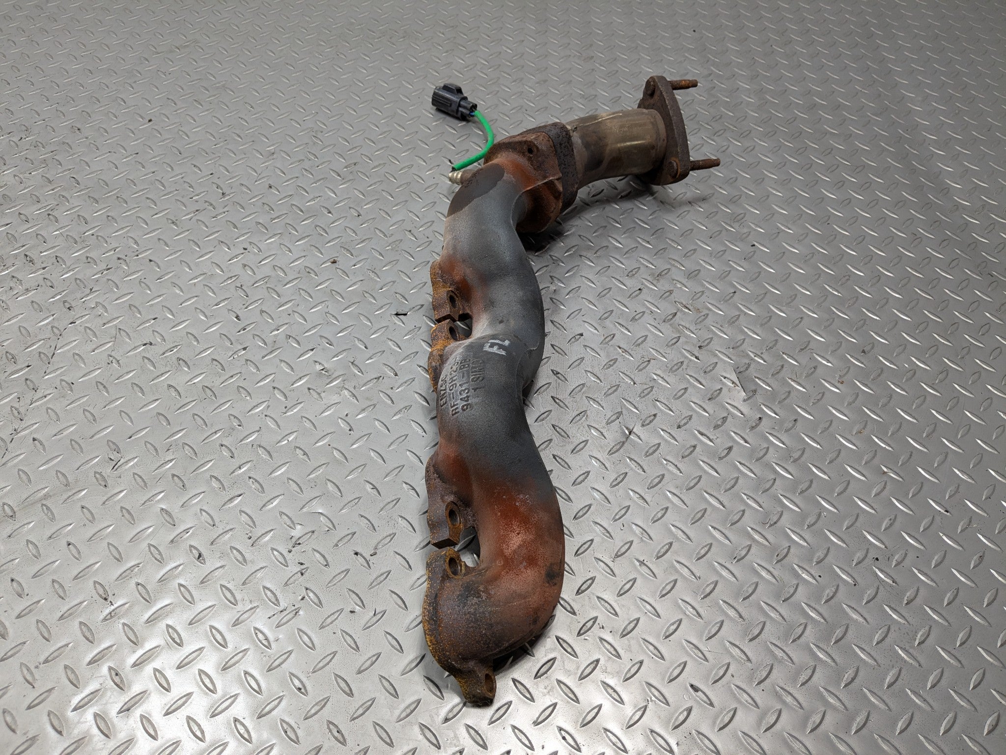 2010 - 2012 LAND ROVER RANGE ROVER OEM LEFT SIDE EXHAUST MANIFOLD 5.0L