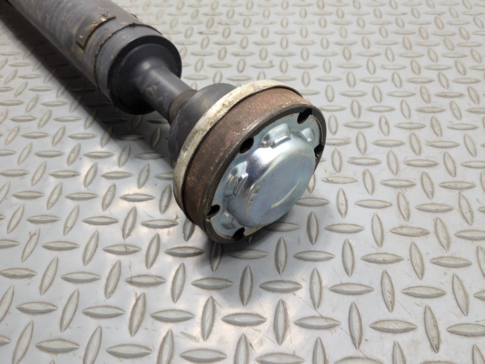 10 - 12 LAND RANGE RANGE ROVER OEM REAR DRIVE SHAFT CARDAN PROPELLER ASSEMBLY