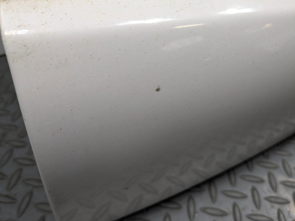 10 - 12 LAND ROVER RANGE ROVER OEM UPPER TAILGATE SHELL PANEL WITH GLASS WHITE