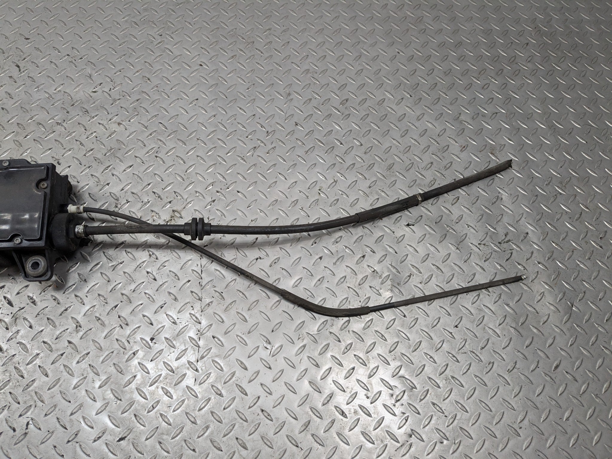 2010 - 2012 LAND ROVER RANGE ROVER OEM PARKING BRAKE ACTUATOR MOTOR