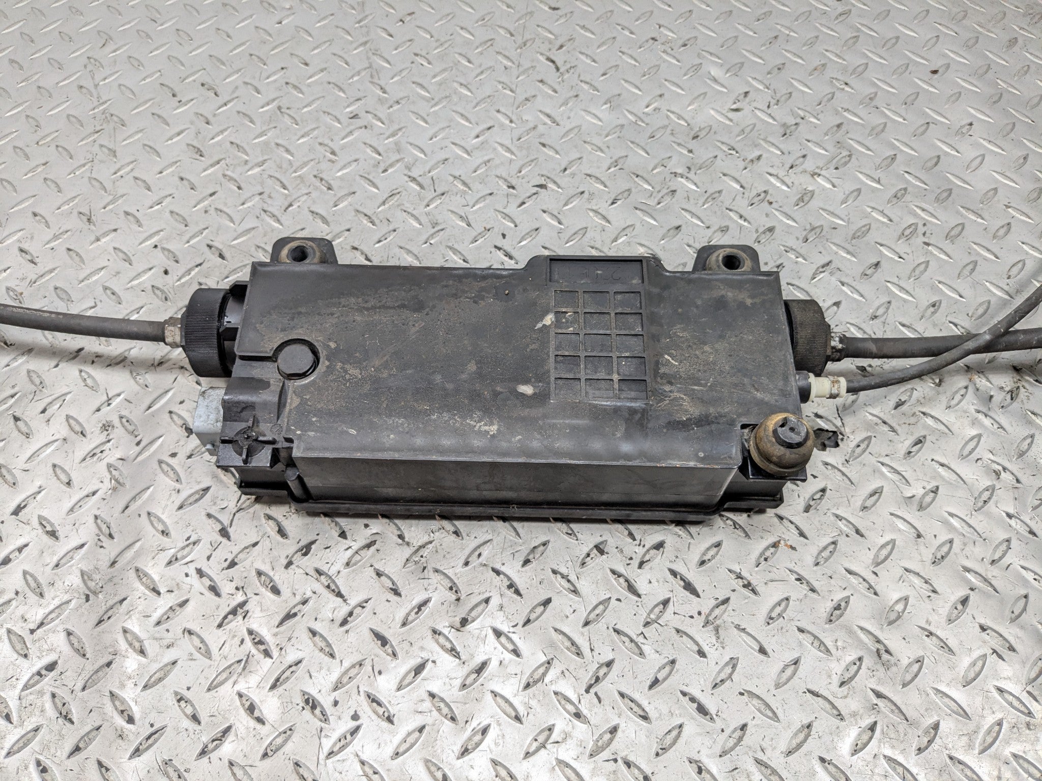 2010 - 2012 LAND ROVER RANGE ROVER OEM PARKING BRAKE ACTUATOR MOTOR