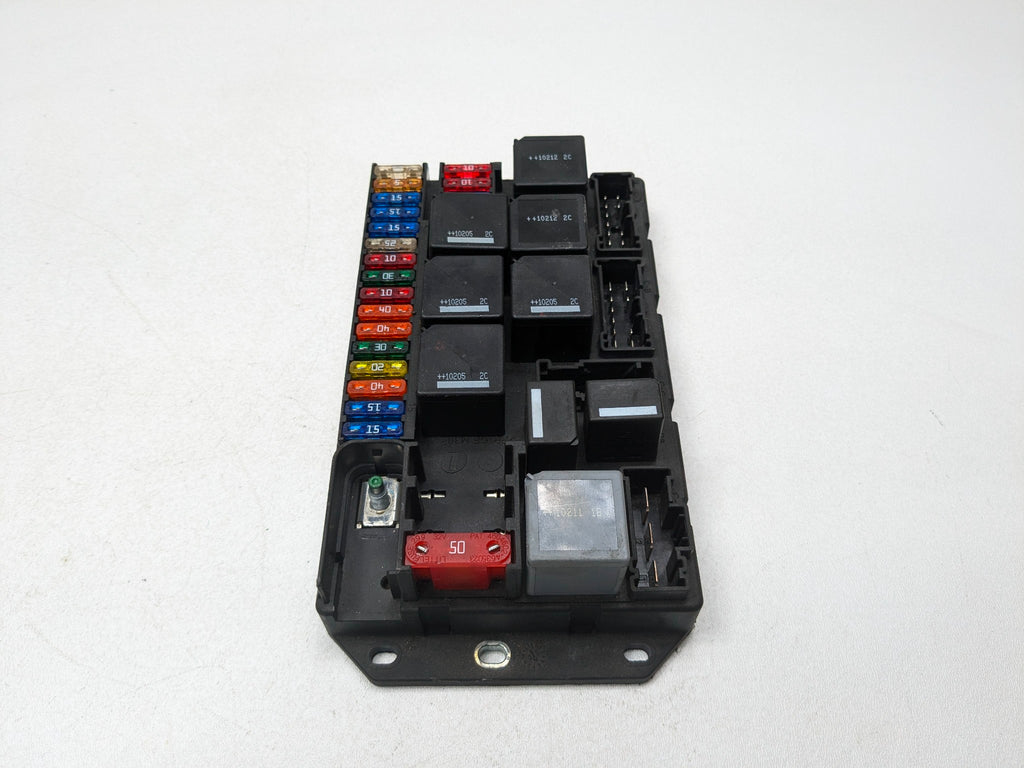 2010 - 2012 LAND ROVER RANGE ROVER OEM ENGINE COMPARTMENT FUSE RELAY BOX