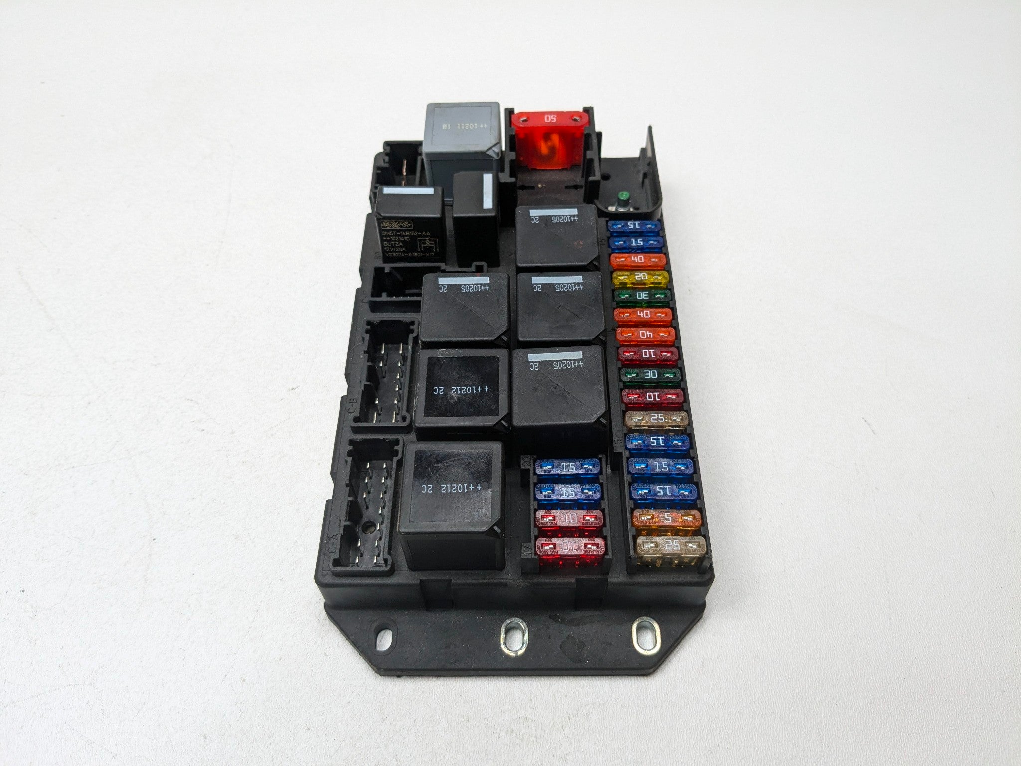 2010 - 2012 LAND ROVER RANGE ROVER OEM ENGINE COMPARTMENT FUSE RELAY BOX