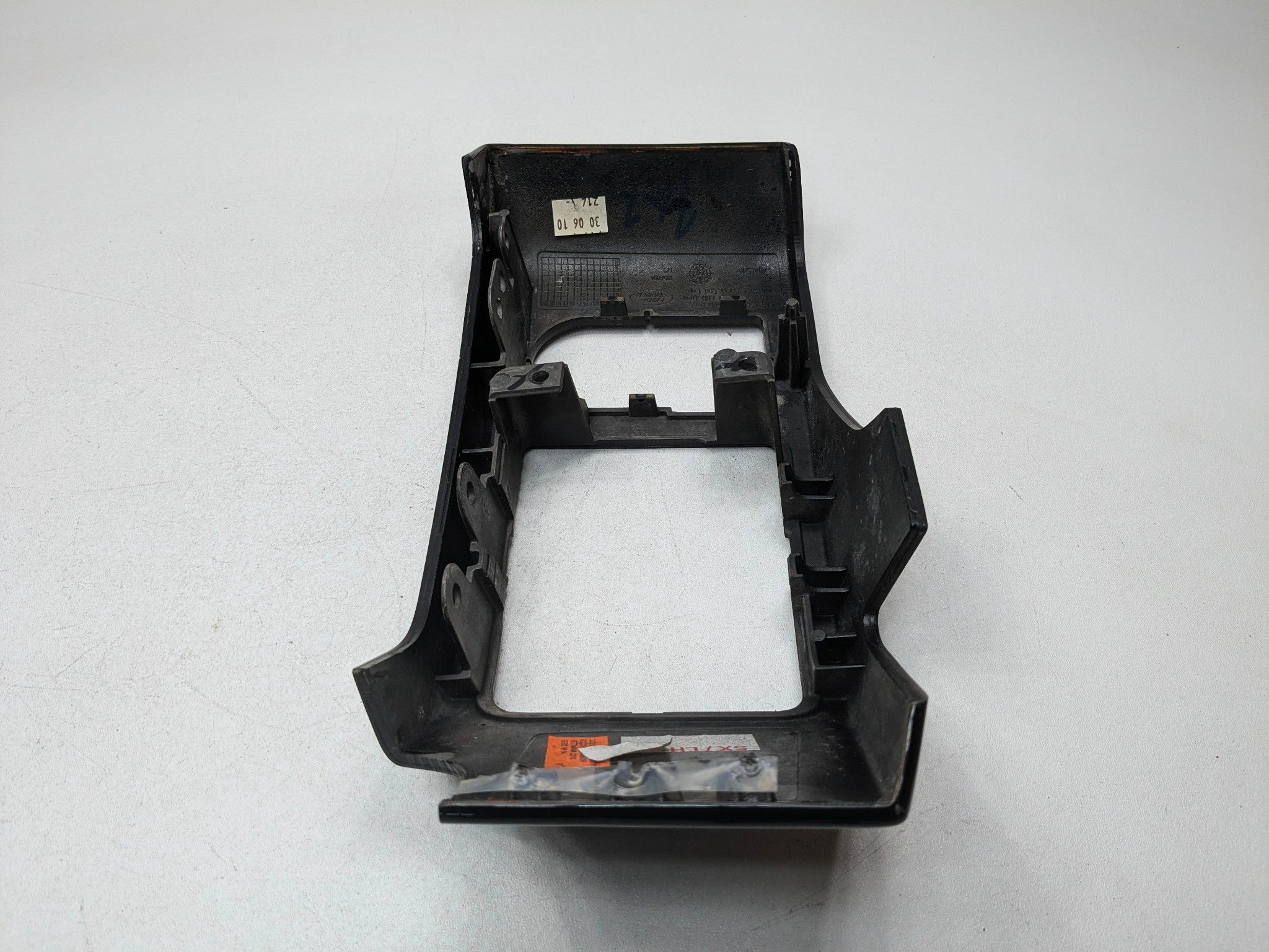 2010 - 2012 LAND ROVER RANGE ROVER OEM DASH AIR VENT GRILL TRIM FRONT LEFT SIDE