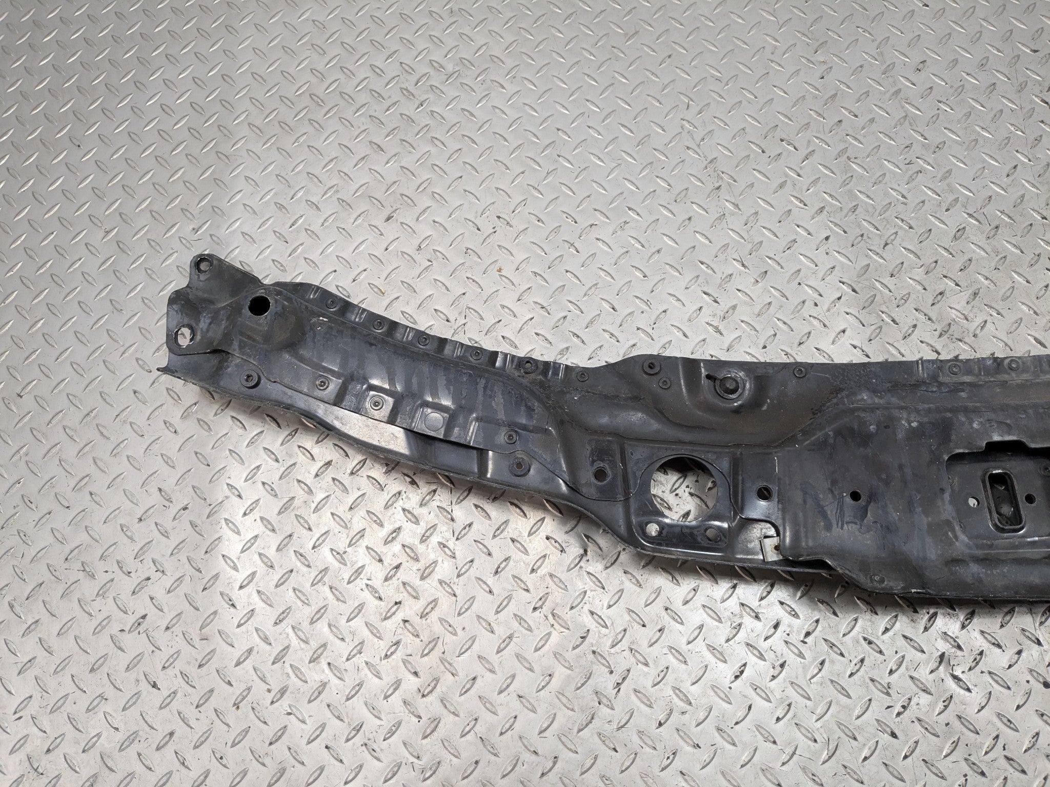 2010 - 2012 LAND ROVER RANGE ROVER OEM UPPER RADIATOR CORE SUPPORT BRACKET