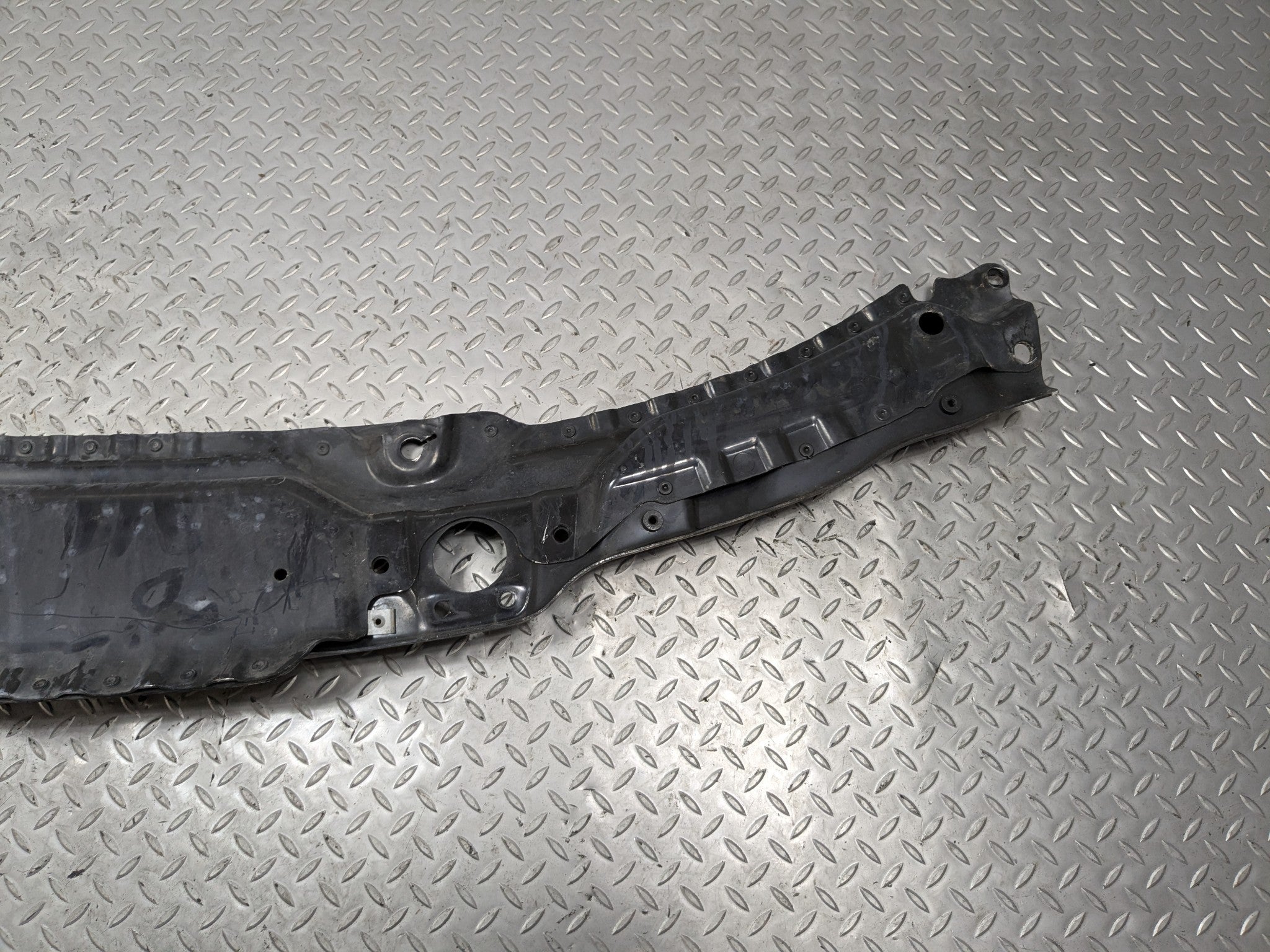 2010 - 2012 LAND ROVER RANGE ROVER OEM UPPER RADIATOR CORE SUPPORT BRACKET