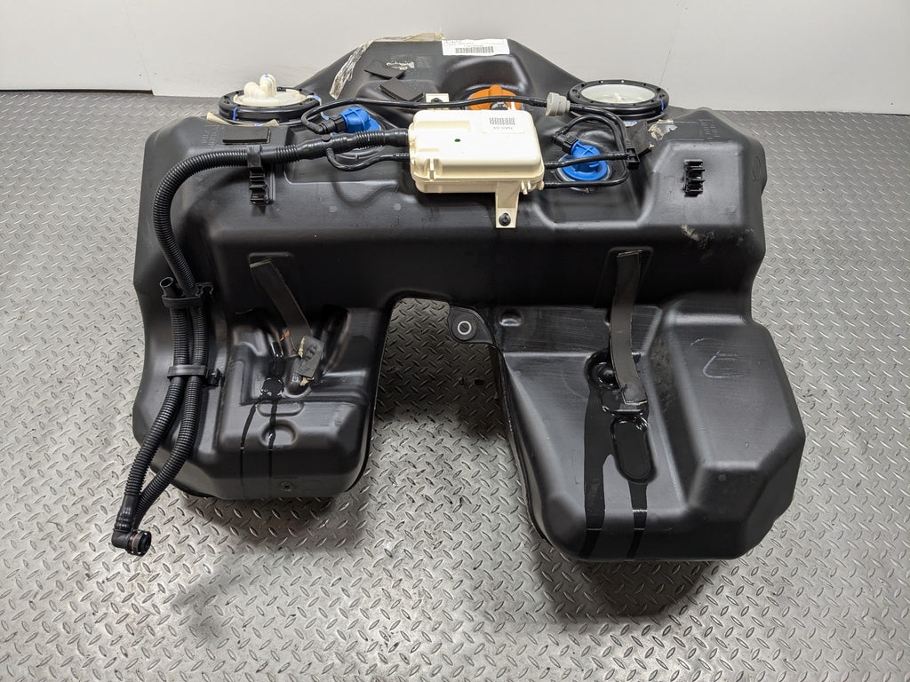 2010 - 2012 LAND ROVER RANGE ROVER OEM GASOLINE FUEL TANK RESERVIOR ASSEMBLY