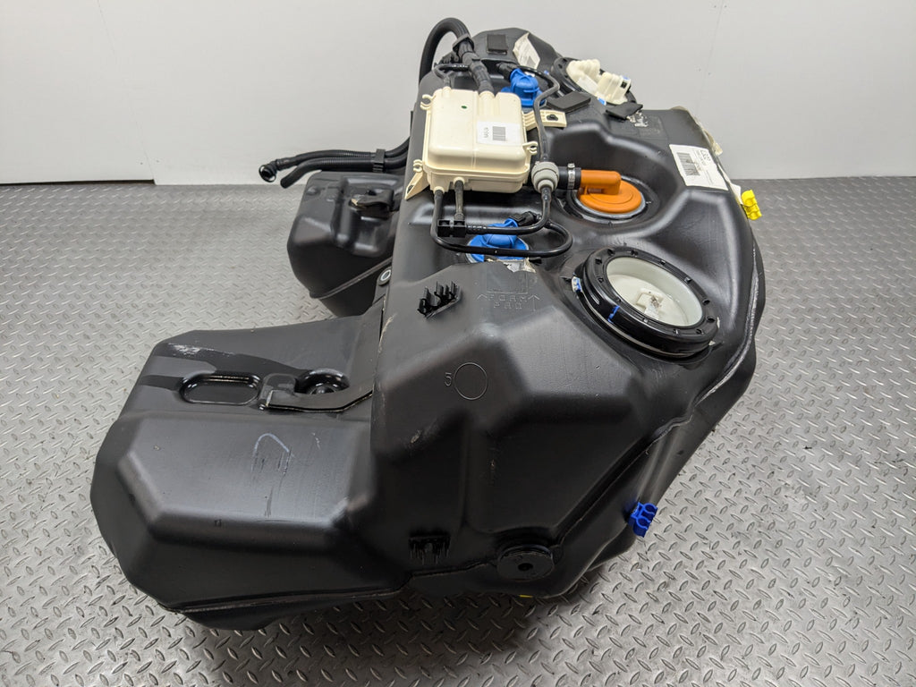 2010 - 2012 LAND ROVER RANGE ROVER OEM GASOLINE FUEL TANK RESERVIOR ASSEMBLY