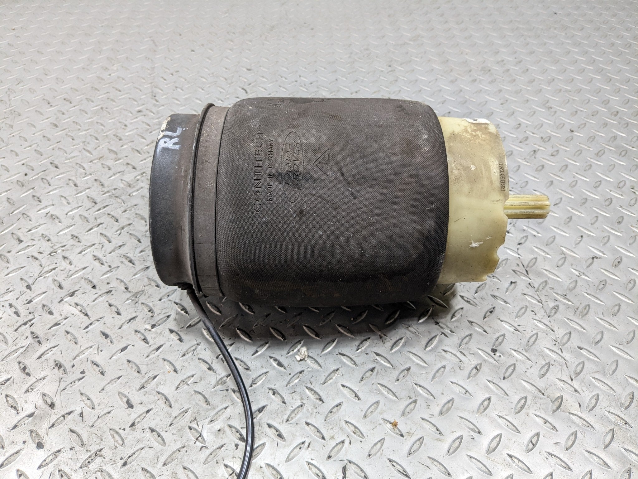 2010 - 2012 LAND ROVER RANGE ROVER OEM AIR SUSPENSION STRUT SPRING REAR LEFT